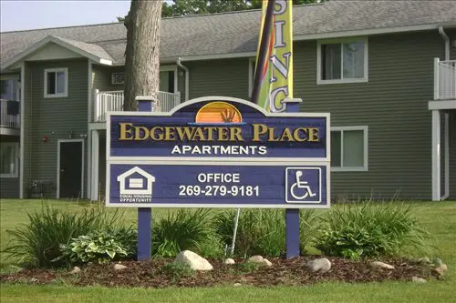 Edgewater Place Apartments