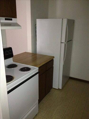 Rangetowne Apartments Kitchen Refrigerator