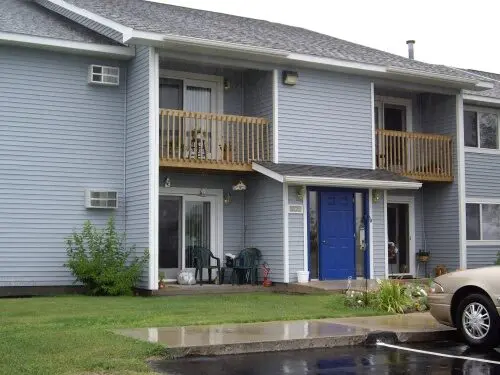 Lakeview Apartment exterior grey